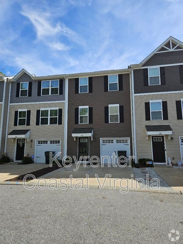 Townhomes for Rent with a Balcony in Smithfield VA 1 Townhomes