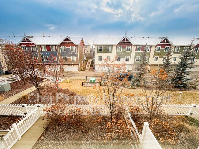 Photo - 2003 Rabbit Hill Rd NW