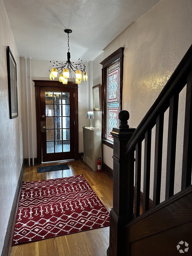 Building Photo - 8519 1st Ave Unit Studio Rental