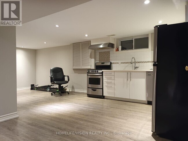 80 Binswood Ave