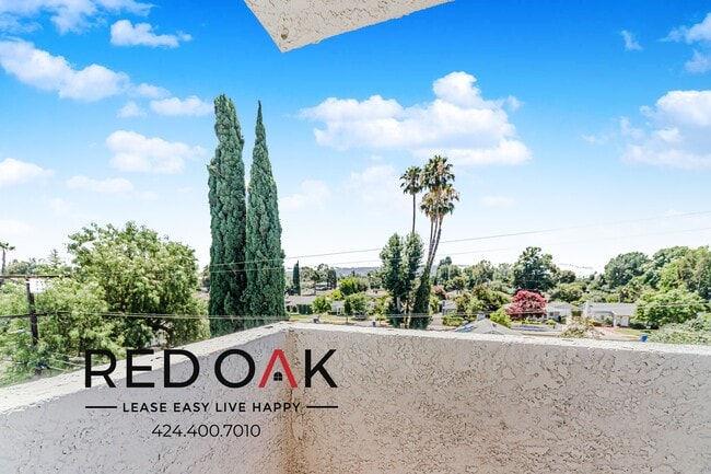 Photo - 14748 Burbank Blvd Unidad 305