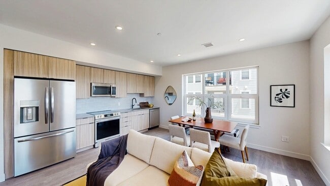 Building Photo - 75 Willow Ct Unit 214