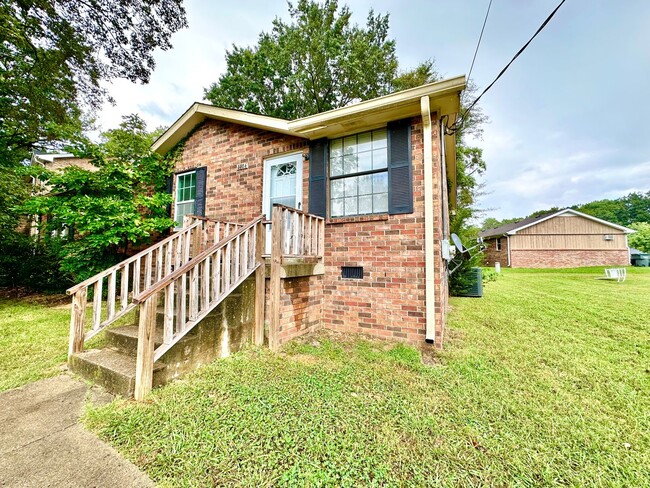 Photo - Spectacular Special - $1/2 OFF First Month's Rent & Stanley Travel Cup ($40.00 Value)