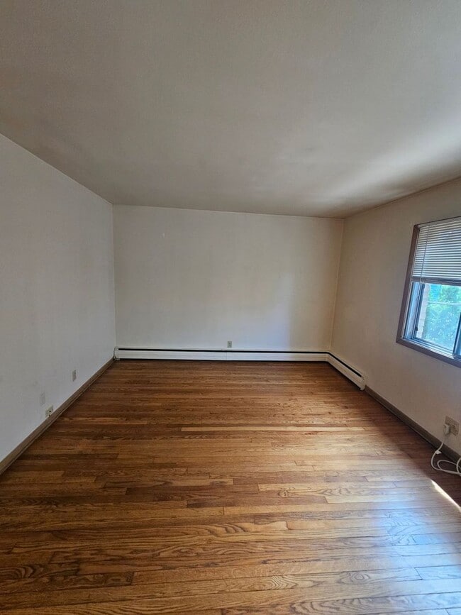 Photo - 1851 N Oakland Ave (18 Unit)