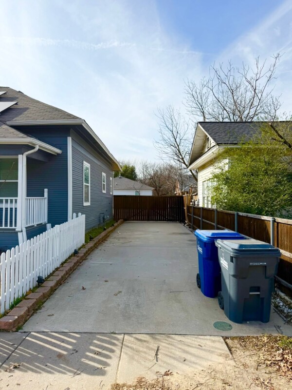 Photo - 1305 Florence St