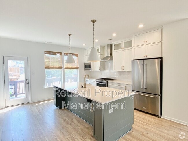 Building Photo - 1575 Green Hill St Rental