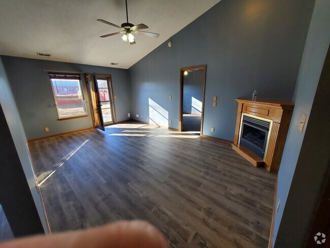 Building Photo - 2450 Hopkins Dr Rental
