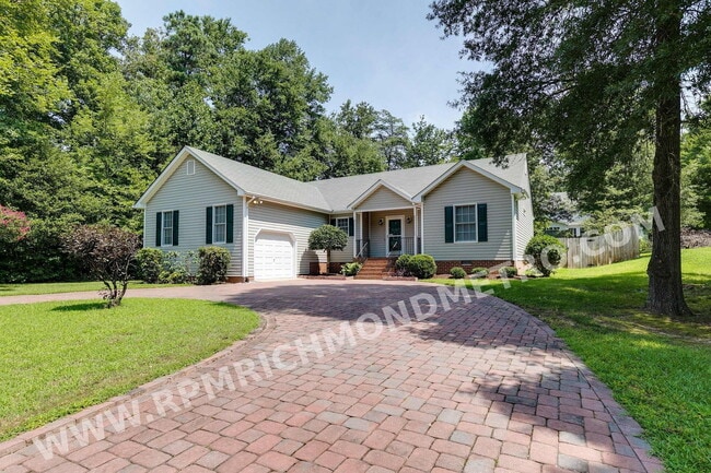 Building Photo - 1913 Castle Glen Dr