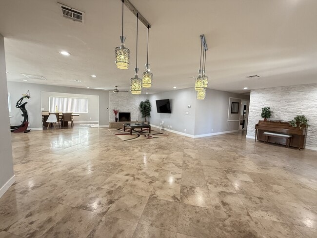 Photo - 3255 El Camino Rd