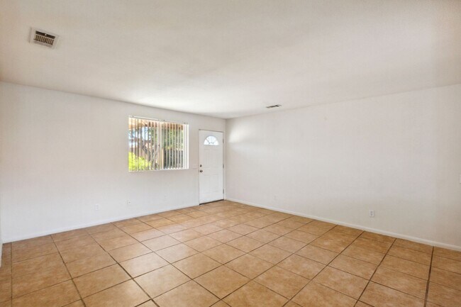 Photo - 32125 Sky Blue Water Trail Unidad 2