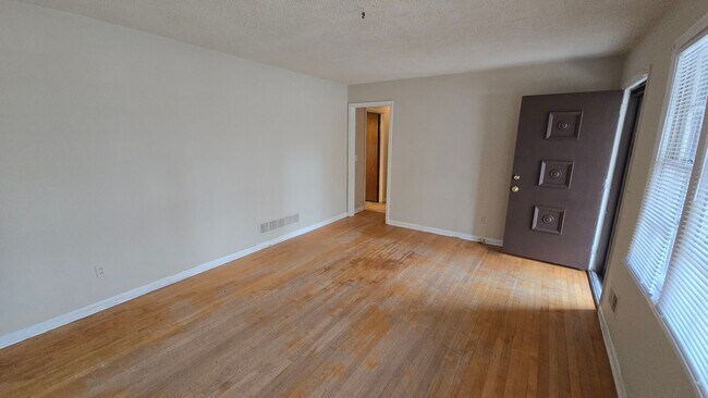 Photo - Southeast Columbia