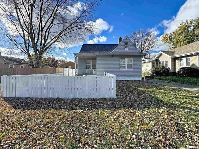 Building Photo - 3 bedroom Rental in Rock Island