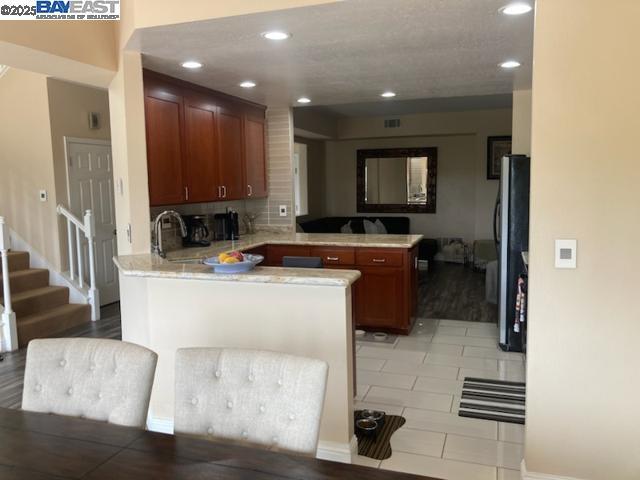 Building Photo - 300 S Eagle Nest Ln