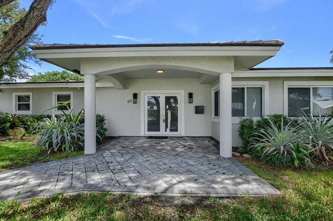 Photo - 88 SW 10th Dr