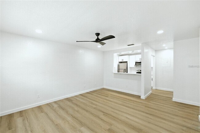 Photo - 840 NE 3rd St Unidad 100