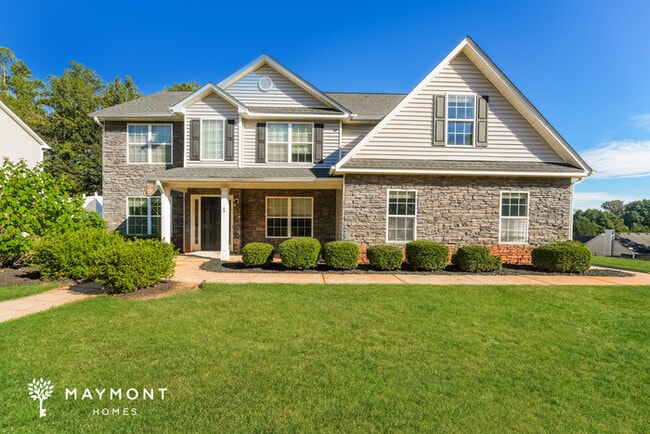 Building Photo - 49 Windcrest Dr