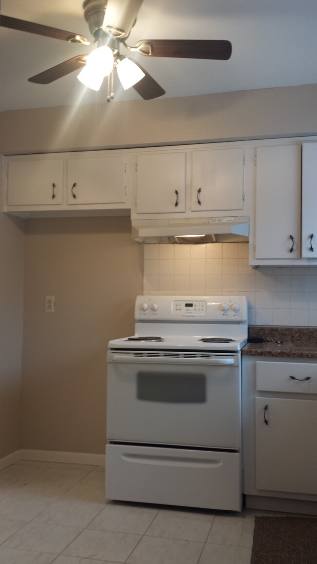 Photo - 27801 Euclid Avenue Apartment Unit 27801 Mills Ave #C