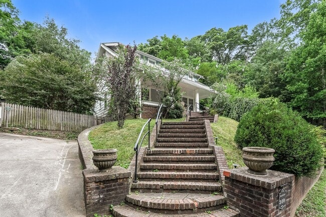 Photo - 340 W End Blvd