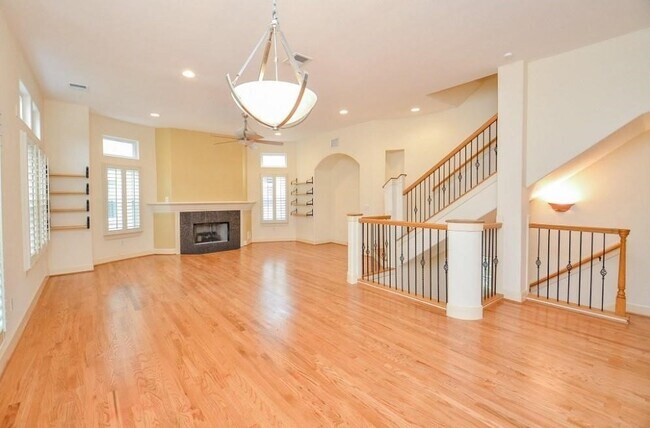 Photo - 5416 Rose St