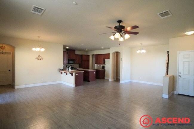 Photo - Lovely 5 Bedroom Home Near 99 Fwy!
