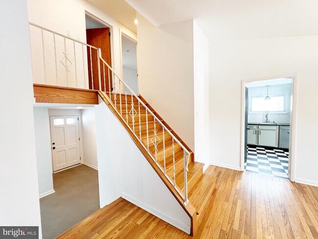 Photo - 450 Linden Ave