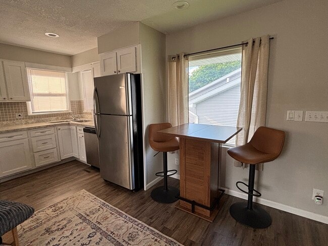 Photo - 616 S Paris St