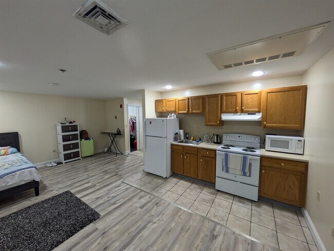 17 Pearl St Unit 22