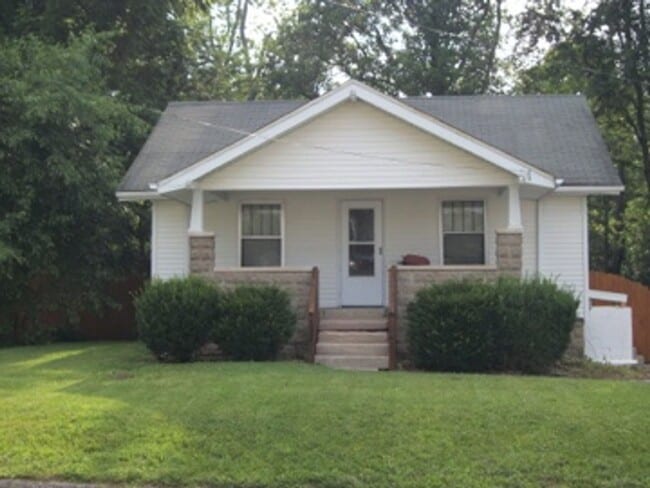 Charming 2 bedroom near IU campus! - Charming 2 bedroom near IU campus! House