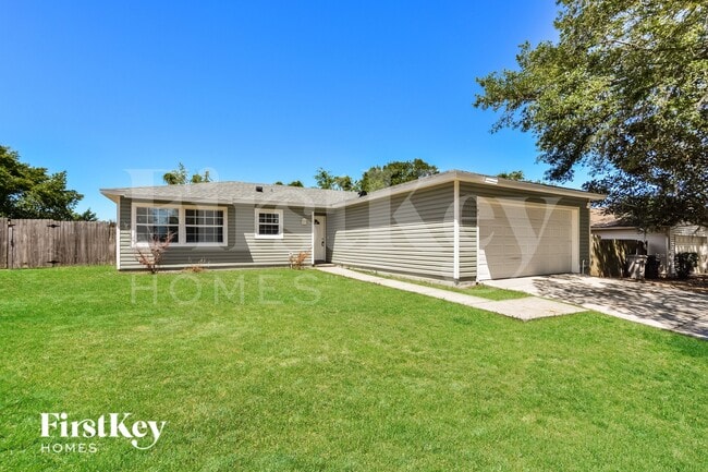 Building Photo - 121 Summerset Dr