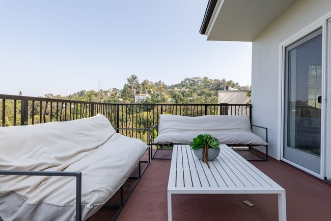 Photo - Beautiful Hollywood Hills Home For Lease!
