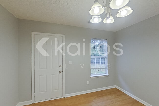 Photo - 1763 Park Ct