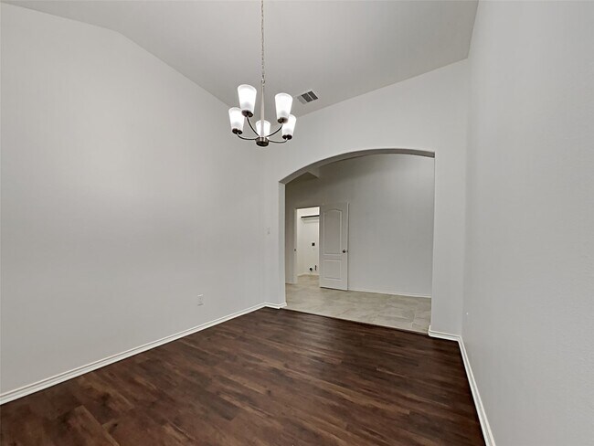 Photo - 2567 Riverway Dr