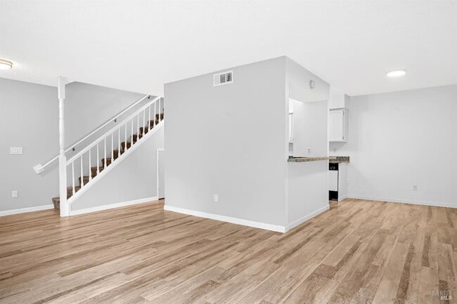 Building Photo - 165 Oddstad Dr Unit 61 Rental