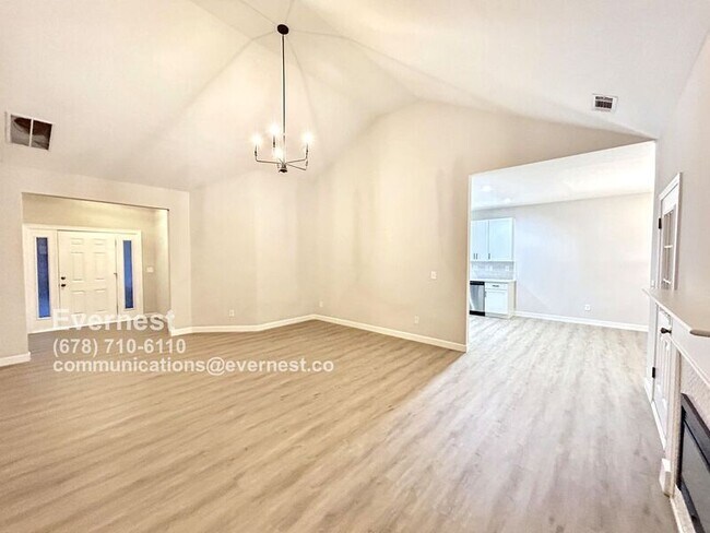 Photo - 2935 Laurel Ln