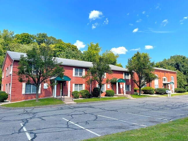 Photo - 545 N Main St