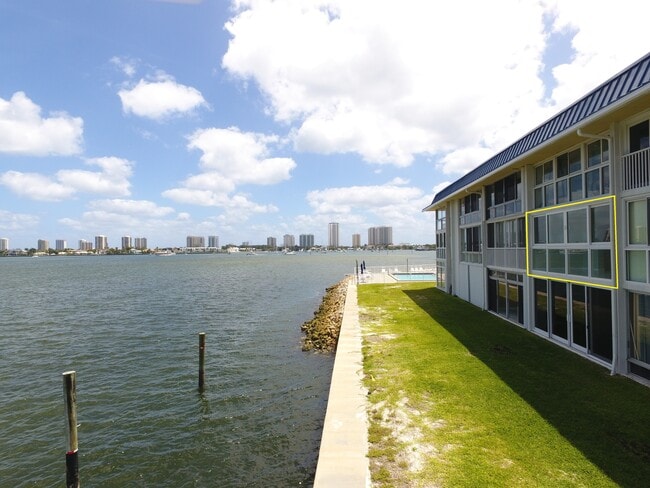 Photo - 400 Wilma Cir