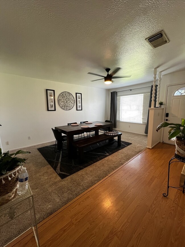 Photo - 195 E Sherwood Dr