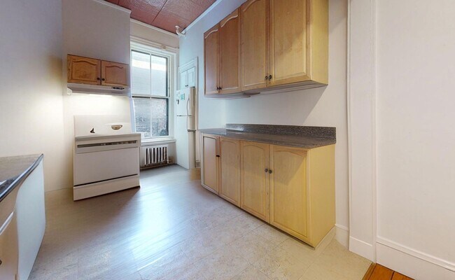 Photo - Don't miss out on this AWESOME two bed on Union Park in the South End... June 1st Move in!