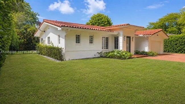 Building Photo - 614 San Juan Dr
