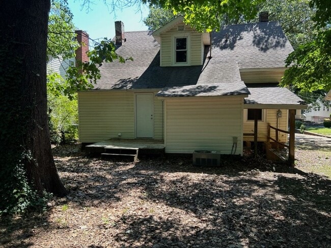 Photo - 3 Bedroom 1.5 Bath Home Available for Rent...