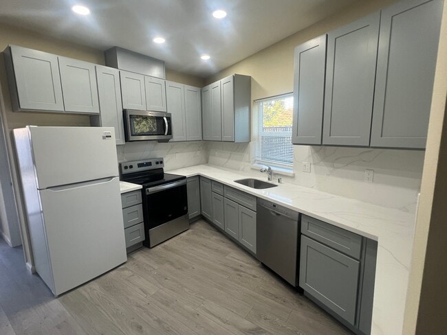 4368 Railroad Ave Unit 9