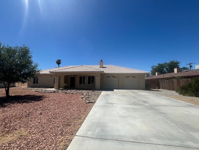 Photo - 3 bed 2 bth in Apple Valley. Apply today!