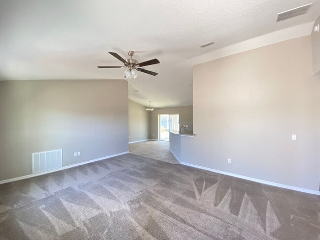 Photo - Desirable SW Ocala Neighborhood 3/2/2 *WON'T LAST*