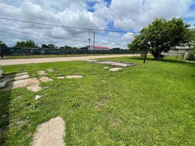 Photo - 501 W 14th St
