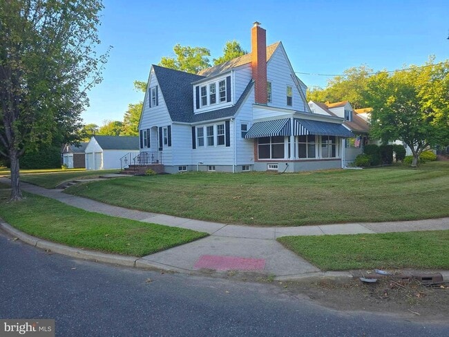 Building Photo - 130 Crescent Ave Rental