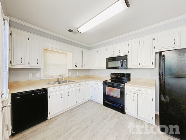 Photo - 308 Kenton Dr