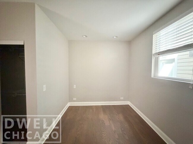 Photo - 4101 N Lincoln Ave Unit 4103