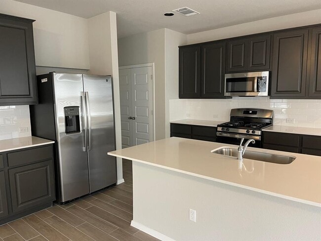 Photo - 100 Crescent St