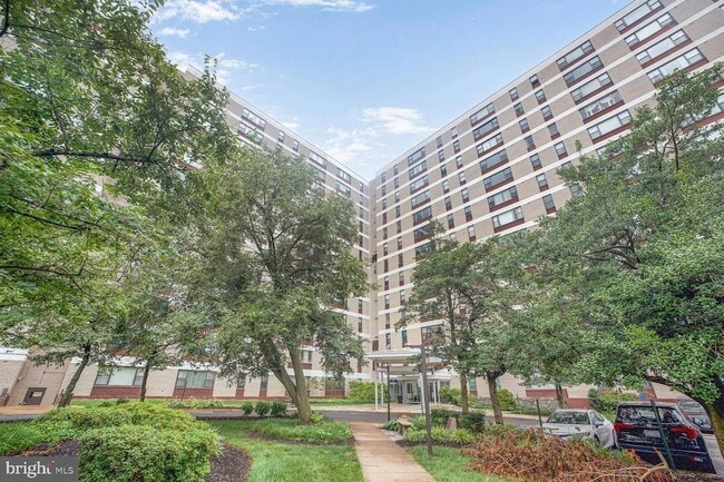 Building Photo - 4600 Duke St Unit 719 Rental