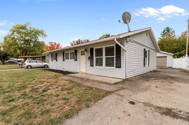 Photo - 2713 N Delphos St